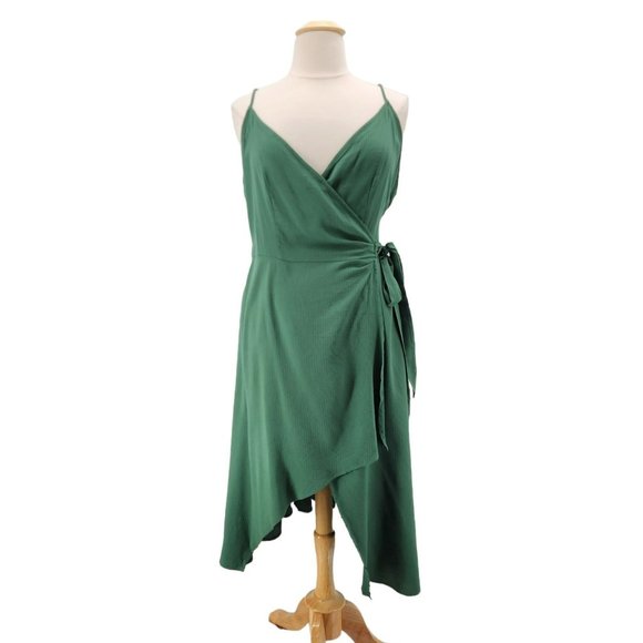 BloomChic Dresses & Skirts - Bloomchic V-neck Green High Low Wrap Dress Womens 22